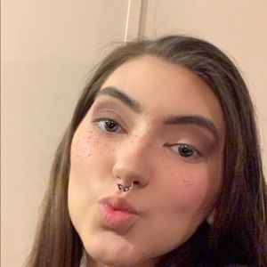 Meet your Posher, Abigail